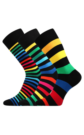 Bunte Socken mit Streifen